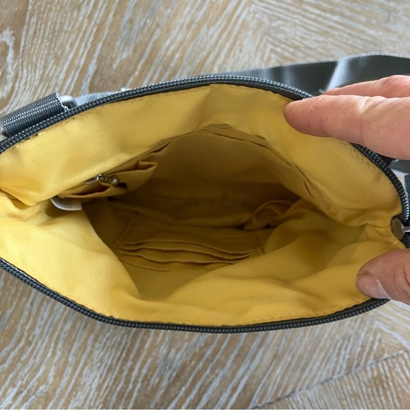 EUC Baggallini Crossbody Nylon Travel Bag Purse Gray - Picture 4 of 6